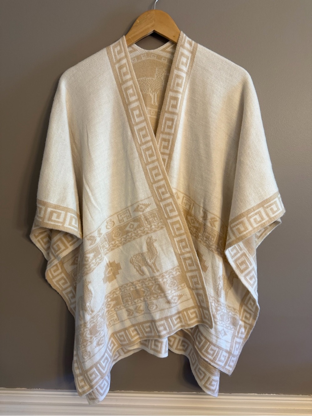 Peruvian Alpaca Wool Blend Reversible Ruana Poncho Cape OS Neutral Geometric